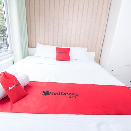 Reddoorz Near Sc Vivocity Mall 2 Хошимин Экстерьер фото