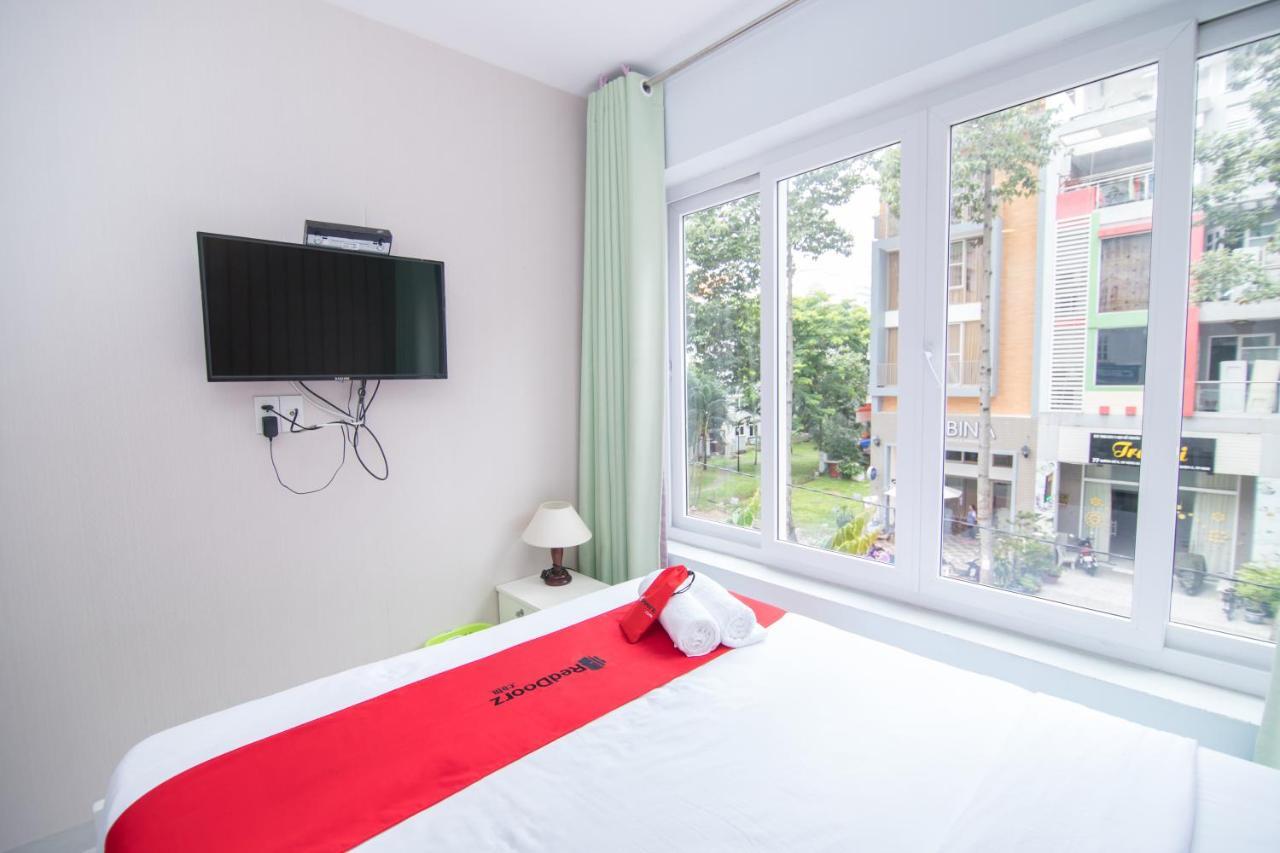 Reddoorz Near Sc Vivocity Mall 2 Хошимин Экстерьер фото