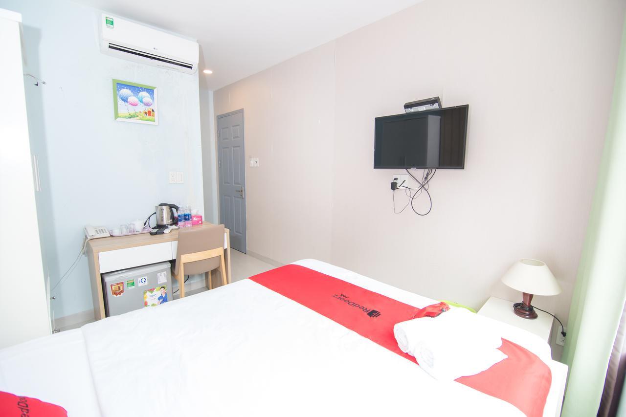 Reddoorz Near Sc Vivocity Mall 2 Хошимин Экстерьер фото