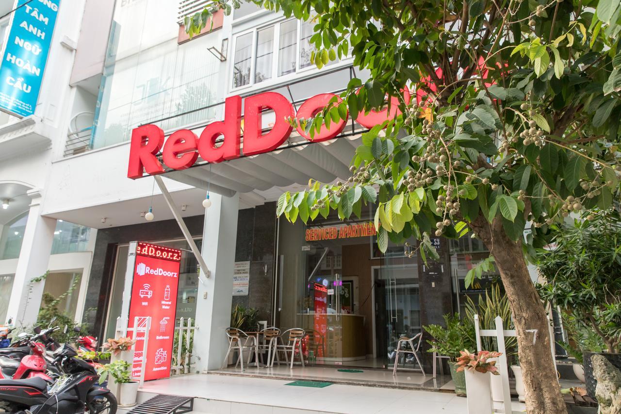 Reddoorz Near Sc Vivocity Mall 2 Хошимин Экстерьер фото