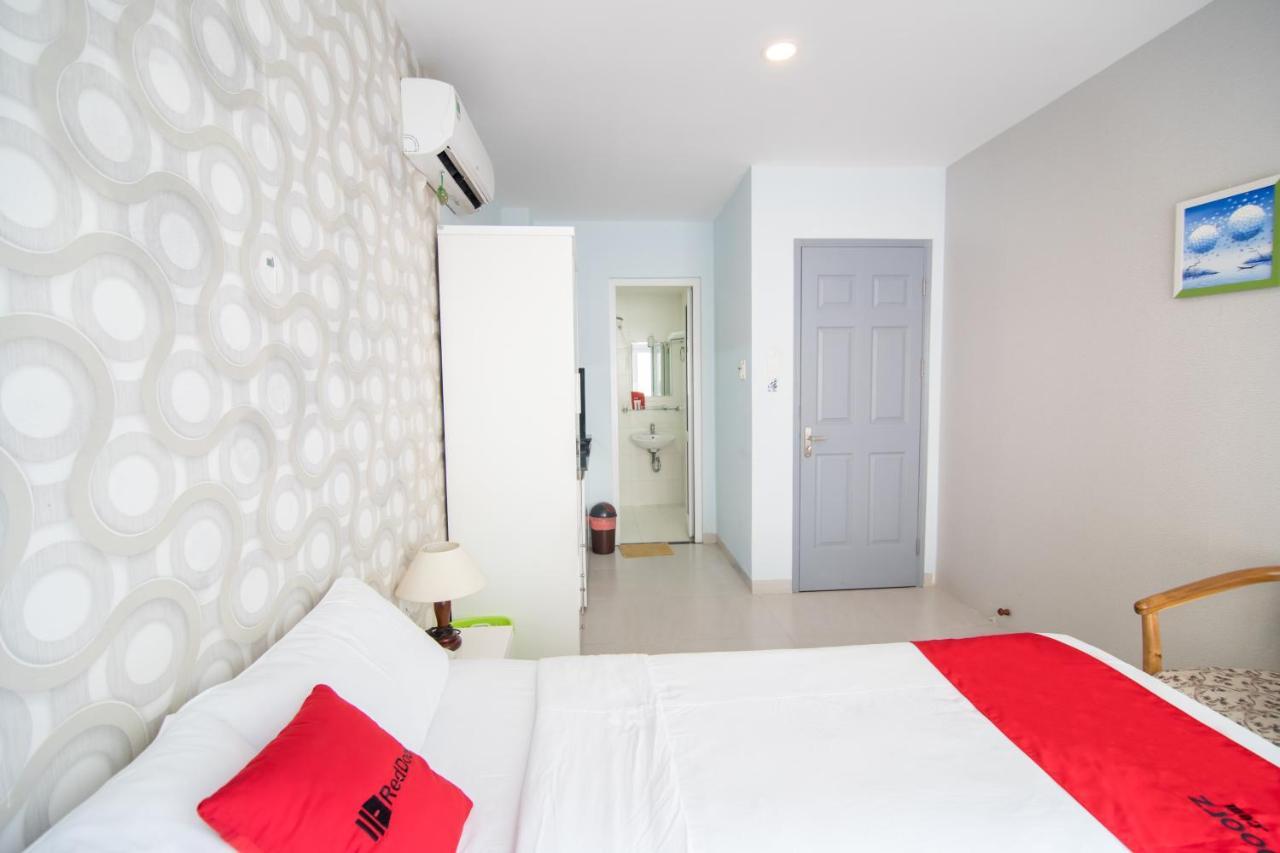 Reddoorz Near Sc Vivocity Mall 2 Хошимин Экстерьер фото